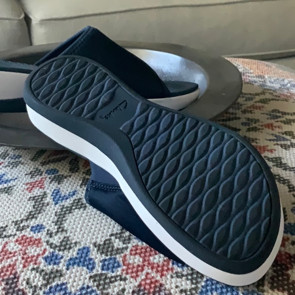 Clarks Women's Navy Slide Sandals - Picture 4 of 5